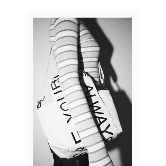 Text midi tote bag - Picture 5 of 5